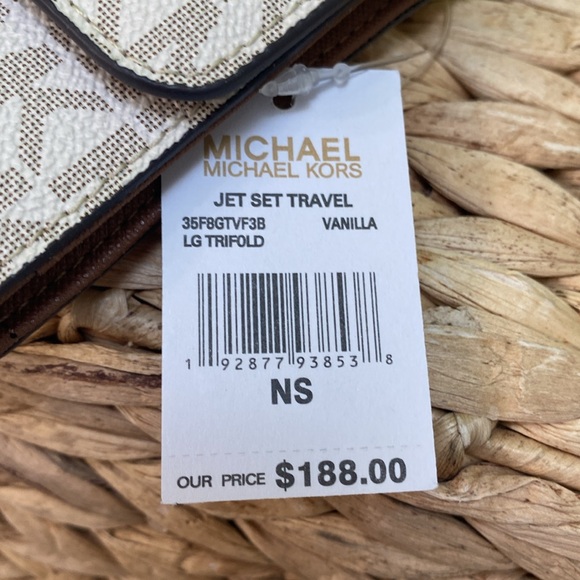 Michael Kors Jet Set Lg Tri-Fold Travel Wallet - Picture 4 of 4